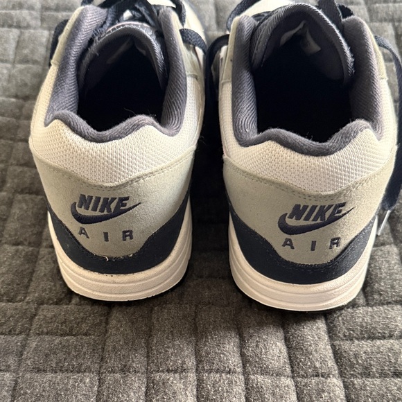 Nike Air Max with Lavender and Gray Accents - Picture 3 of 4